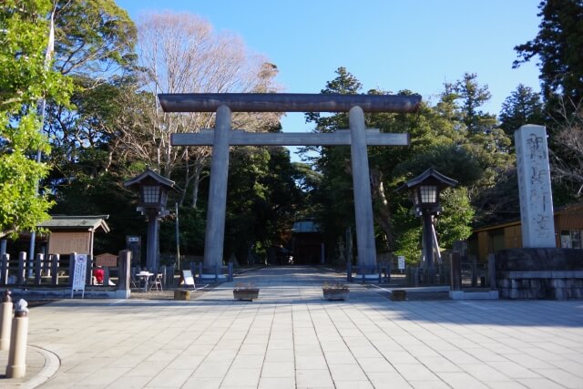 平安神宮 夜 入れる 交際