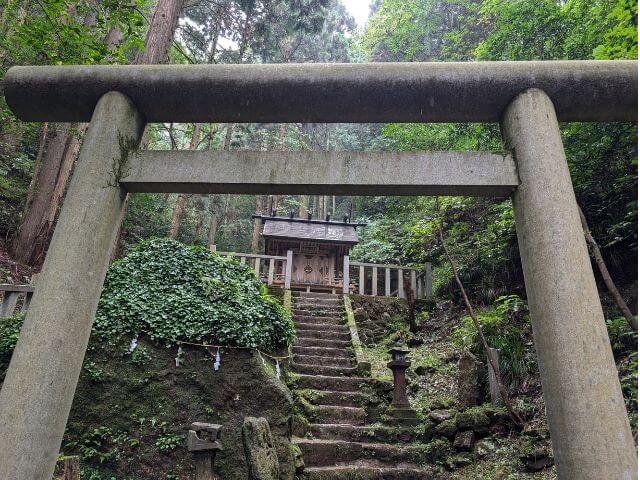 御岩神社　山登り　かびれ神宮　山道