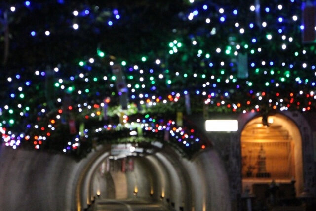 袋田の滝　紅葉　トンネル　ライトアップ