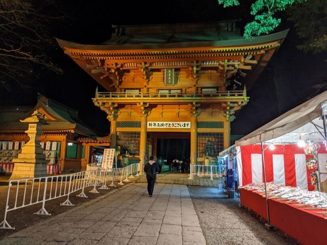 鹿島神宮　初詣　人が集まる前の楼門