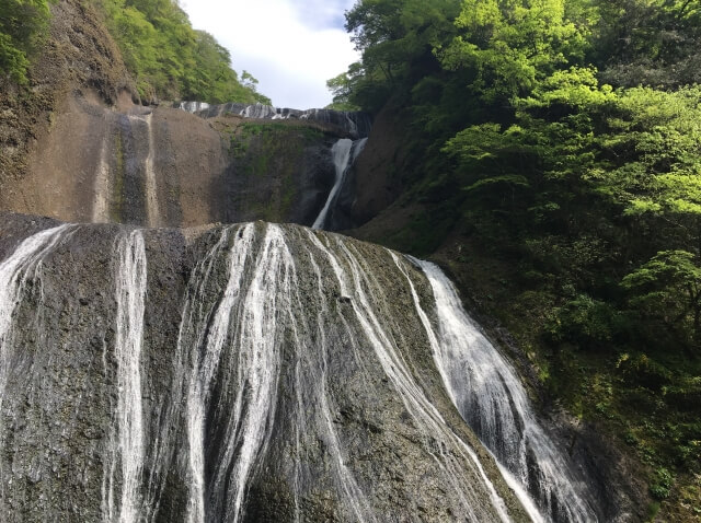 日本三名瀑 袋田の滝 を地元民が徹底ガイド 一度は見たい自然が作る絶景 茨城県大子町 茨城観光 グルメ情報ブログ イバトリ